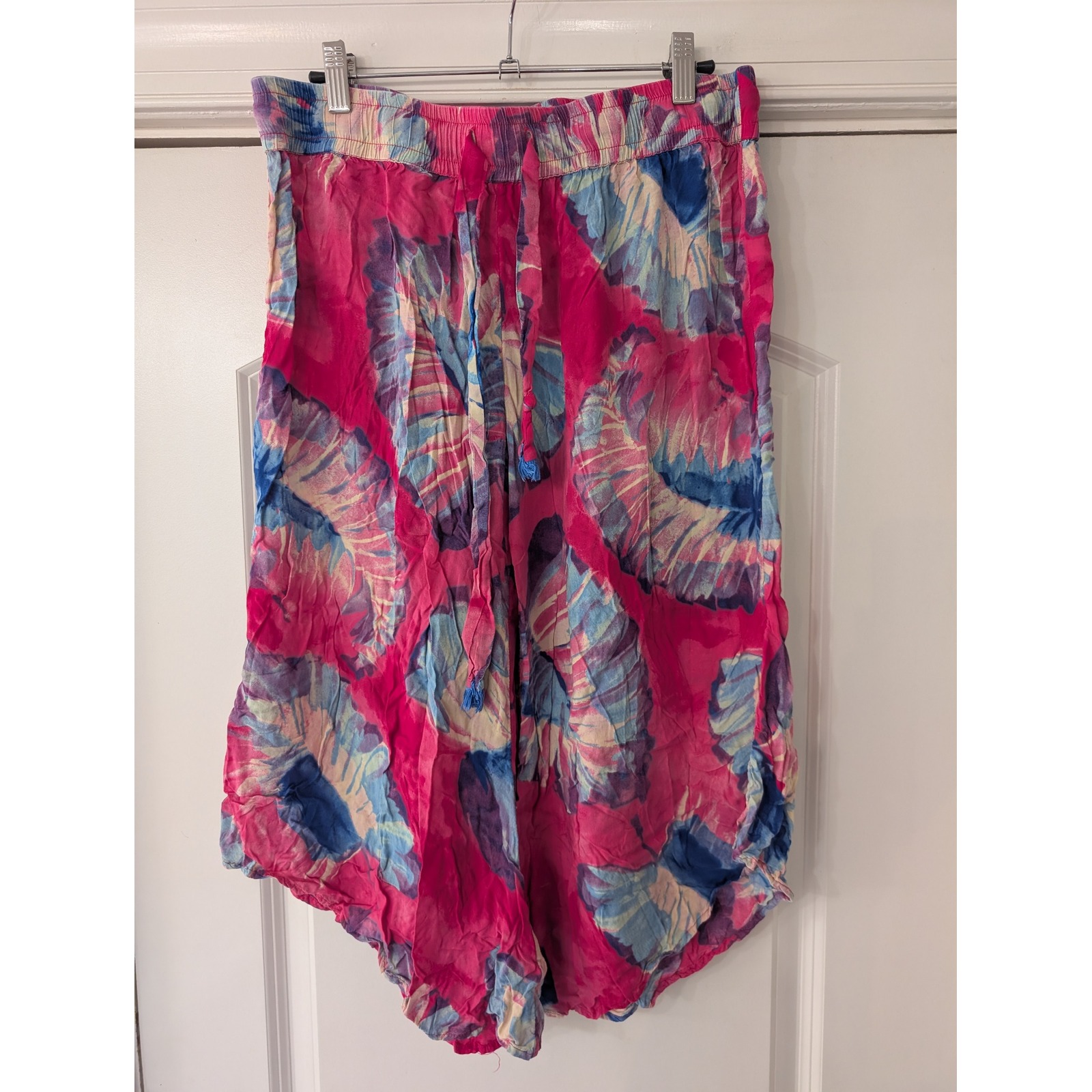 Lilka Anthropologie Pink Abstract Leaf Print Shorts Medium Flowy Boho Gypsy
